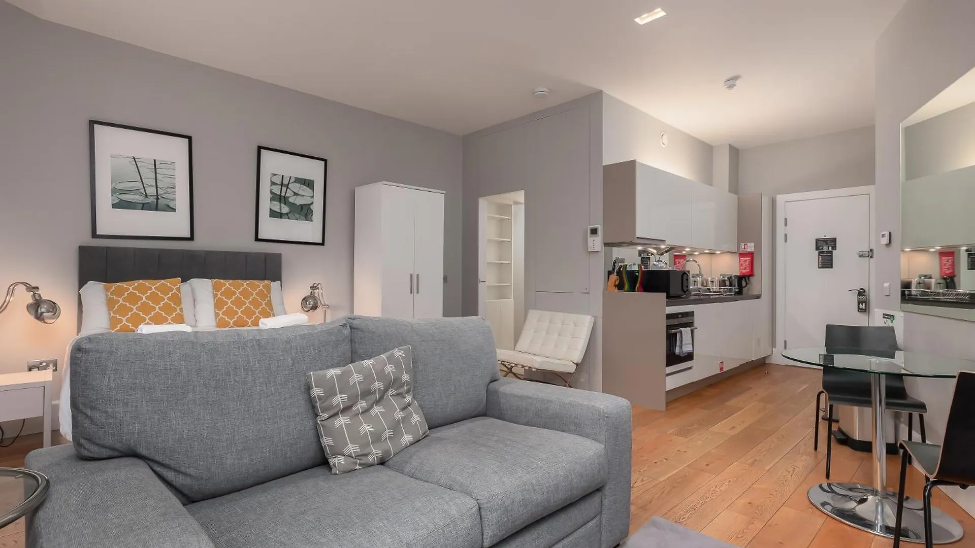 Destiny Scotland - St Andrew Square Apartments Edinburgh