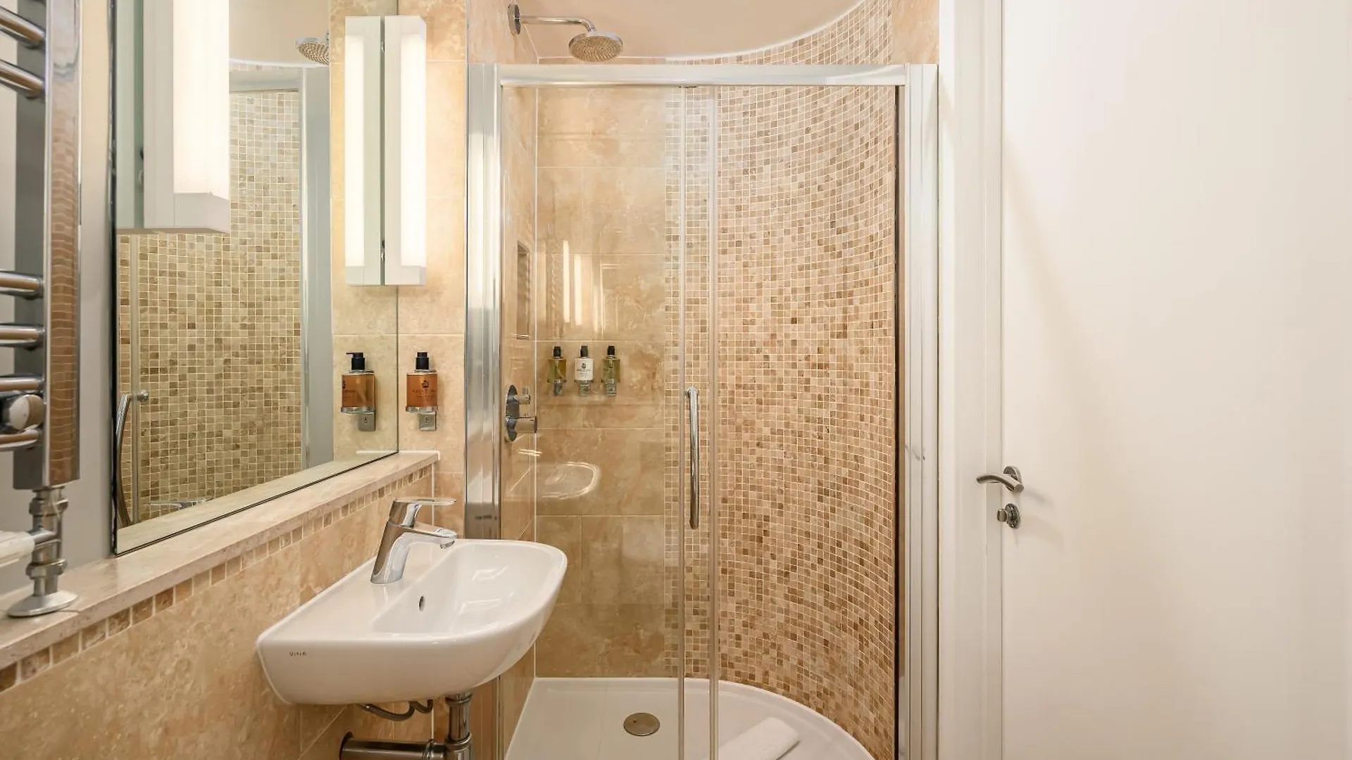 Destiny Scotland - St Andrew Square Apartments Edinburgh