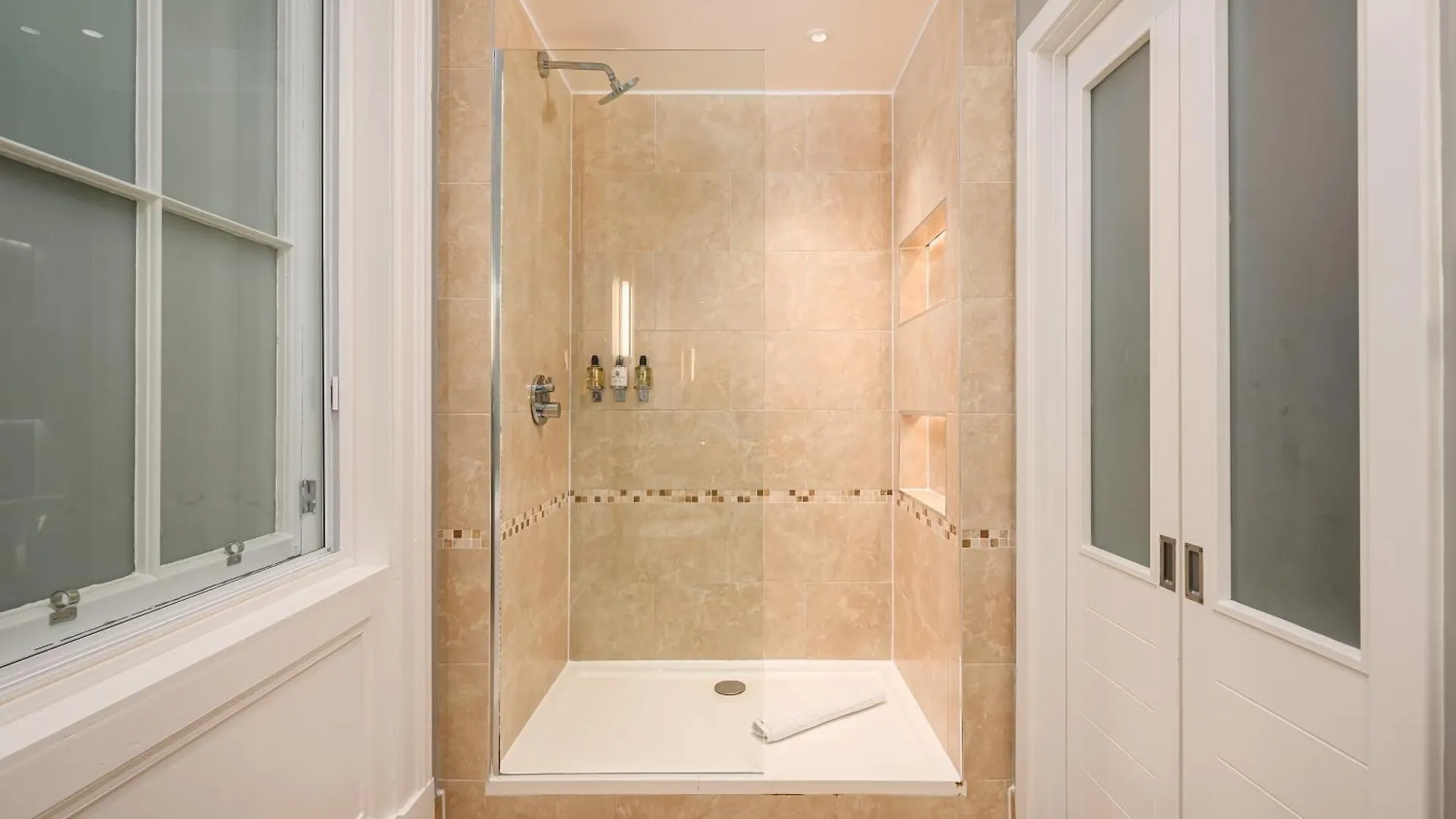 Destiny Scotland - St Andrew Square Apartments Edinburgh United Kingdom