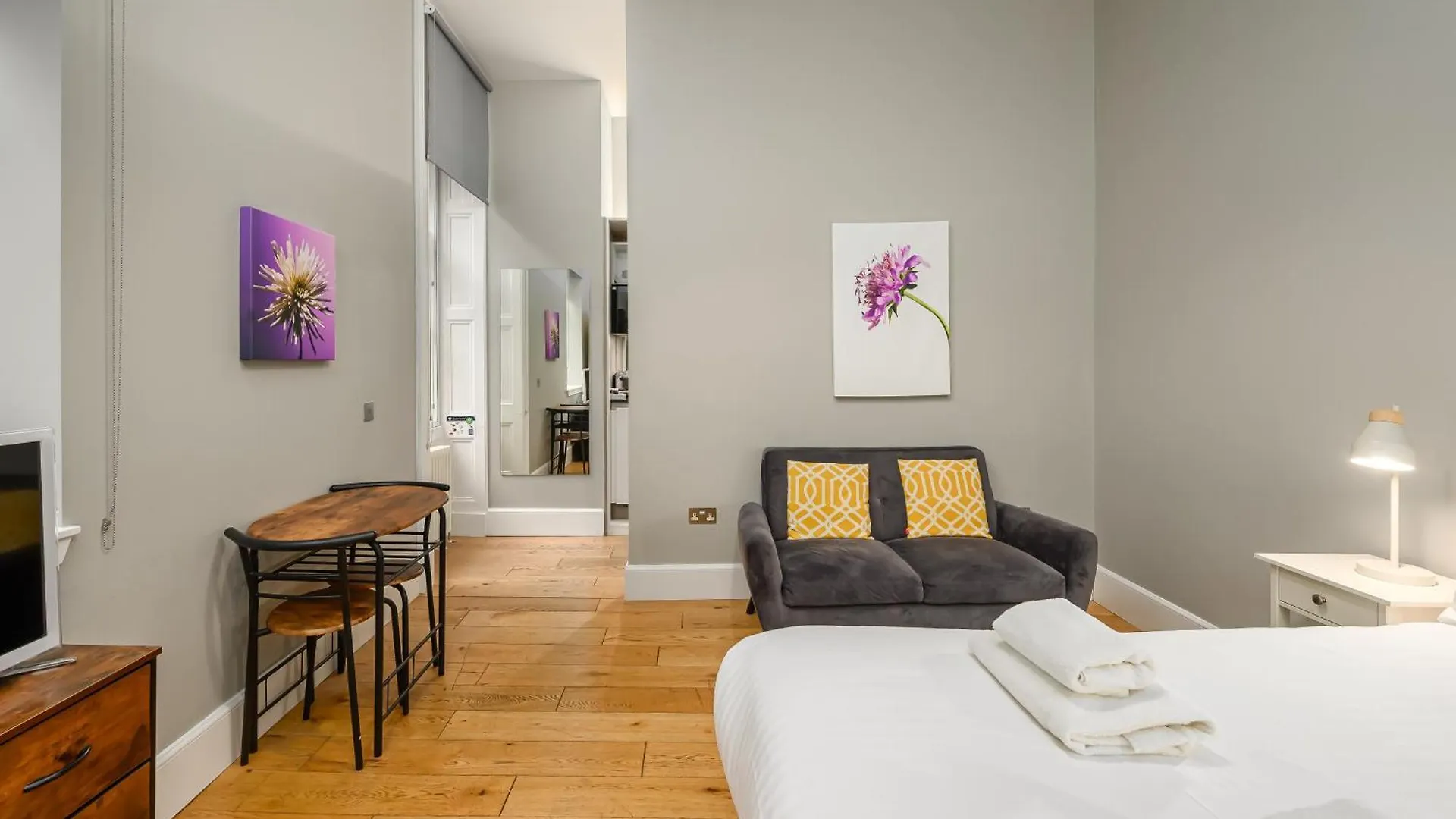 Destiny Scotland - St Andrew Square Apartments Edinburgh