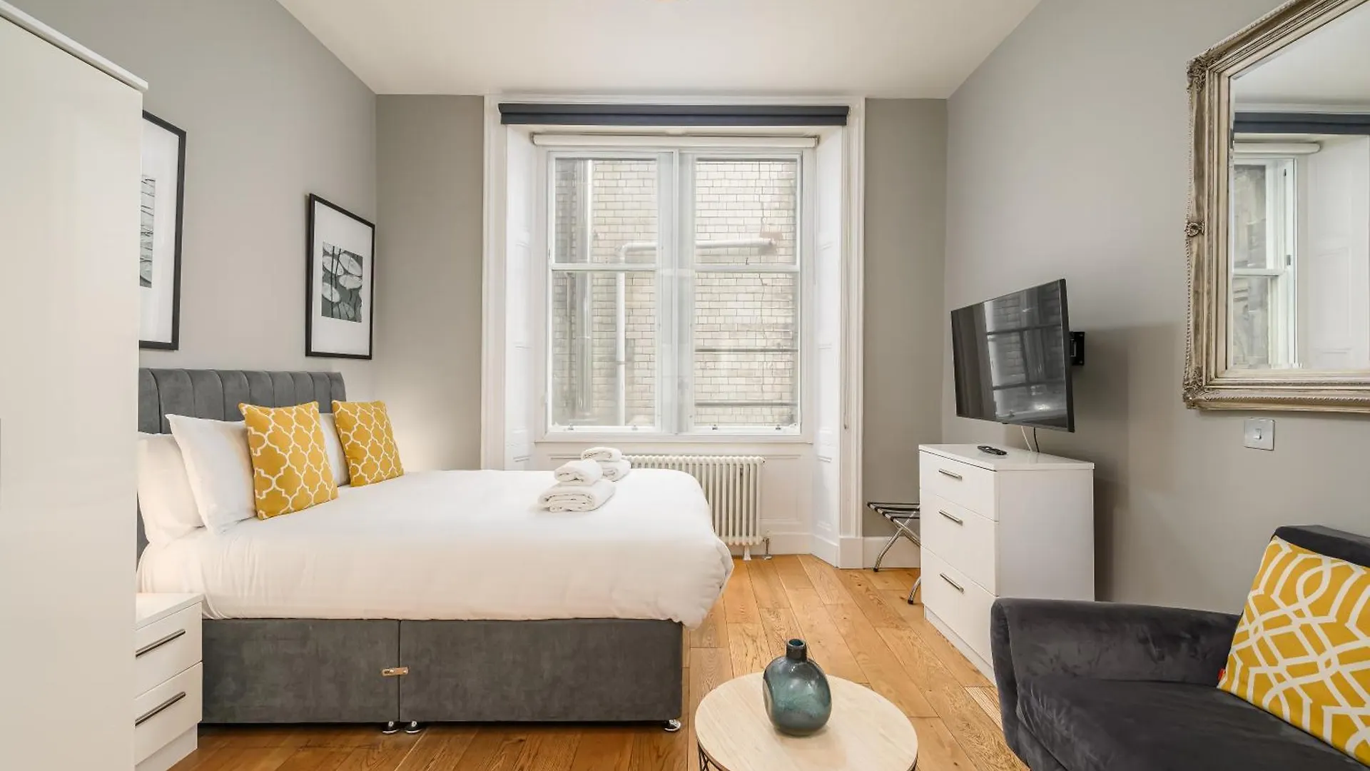 Destiny Scotland - St Andrew Square Apartments Edinburgh United Kingdom