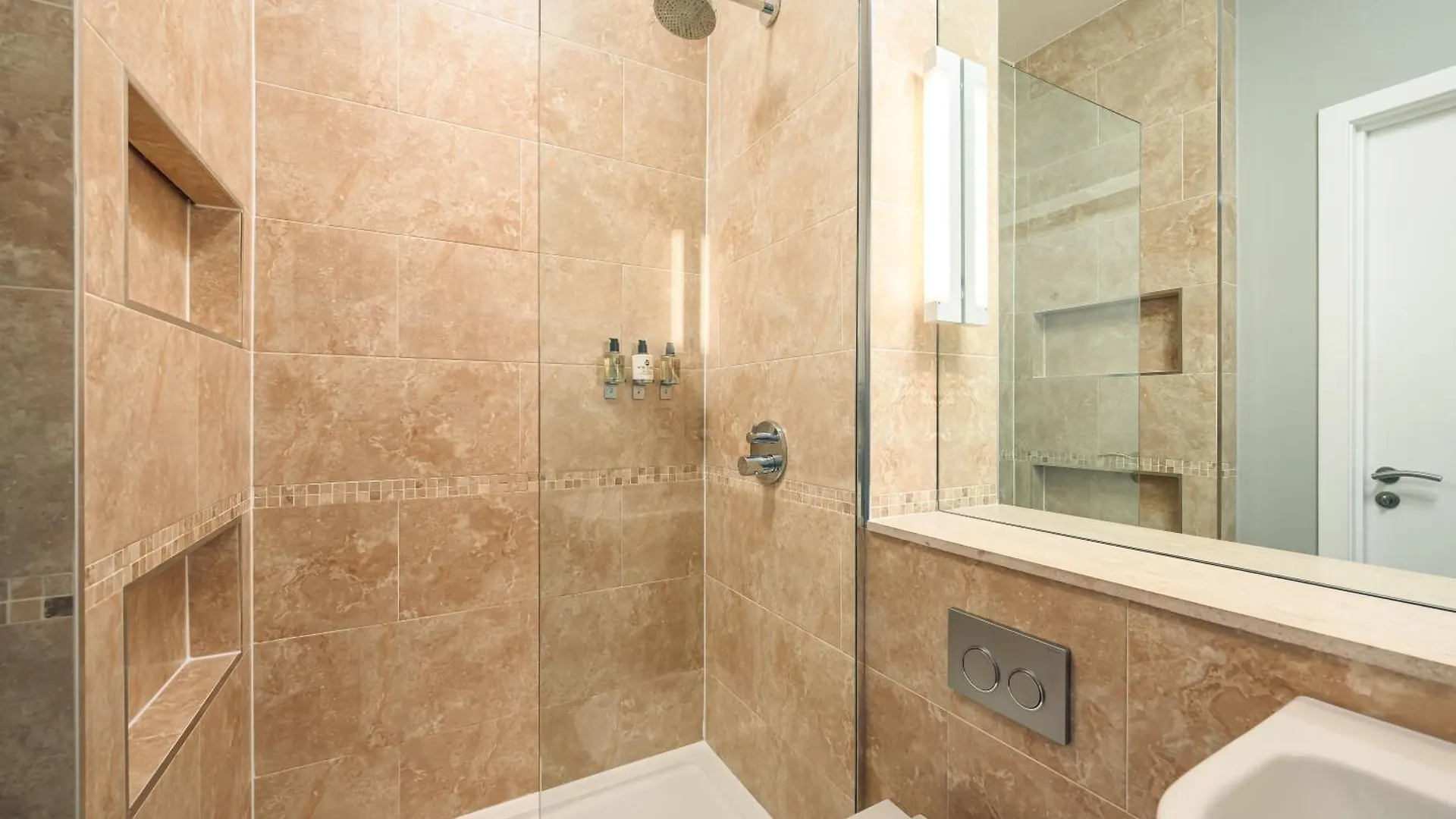 Destiny Scotland - St Andrew Square Apartments Edinburgh United Kingdom