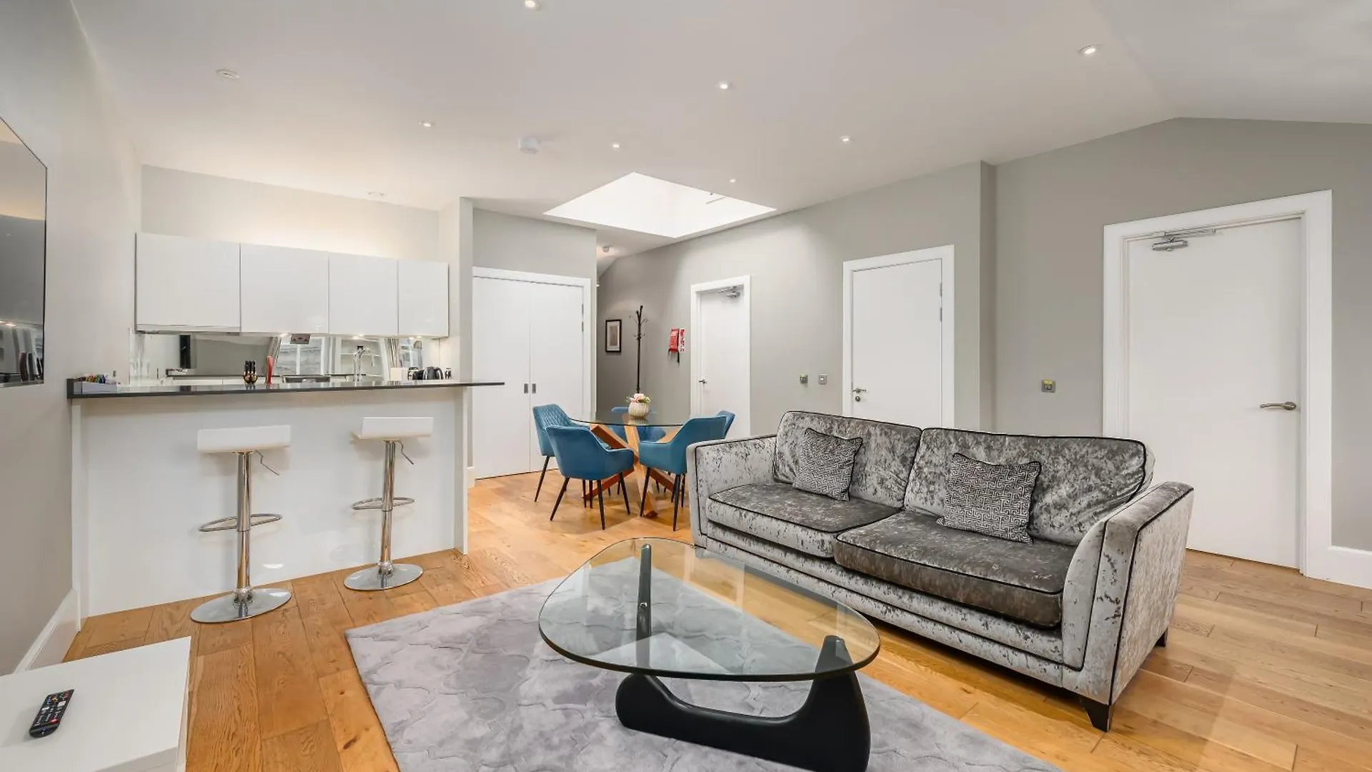 Destiny Scotland - St Andrew Square Apartments Edinburgh United Kingdom