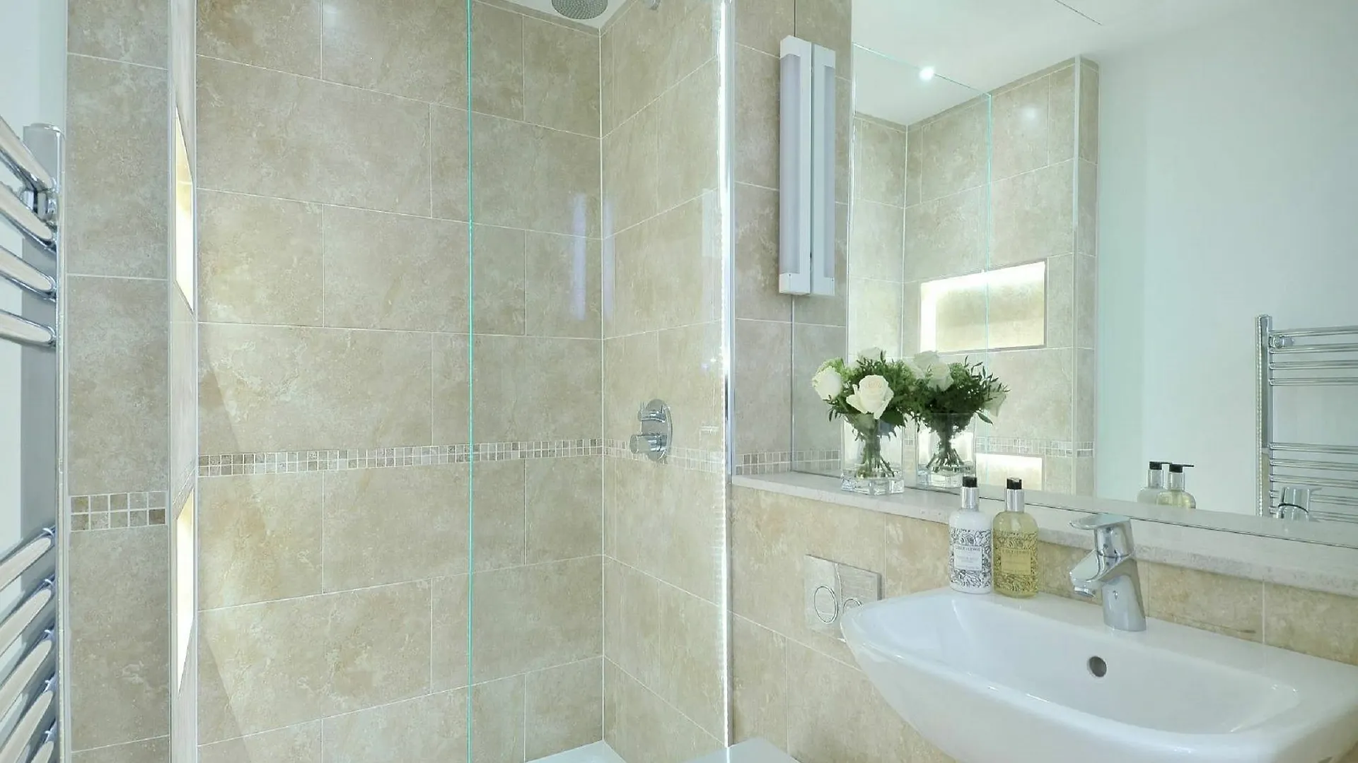 Destiny Scotland - St Andrew Square Apartments Edinburgh